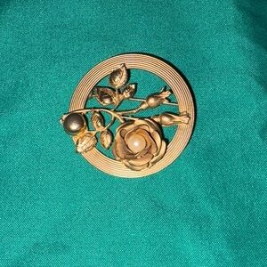 Vintage Gold Floral Brooch with a Pearl